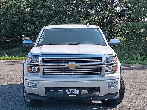 Used 2015 Chevrolet Silverado 1500 High Country w/ High Country Premium Package AWD/4WD image 29