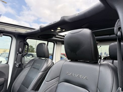 Used 2021 Jeep Wrangler Unlimited Sahara w/ Cold Weather Group image 23