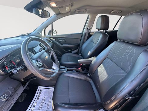 Certified 2022 Chevrolet Trax LT w/ LT Convenience Package image 25