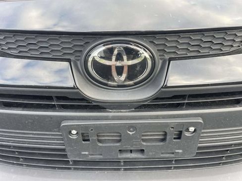 Used 2025 Toyota Corolla LE FWD image 5