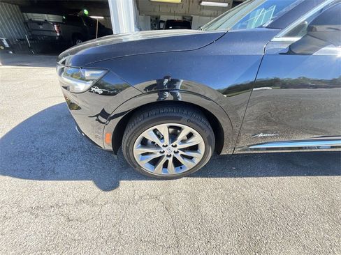 Used 2023 Buick Envision Avenir image 10