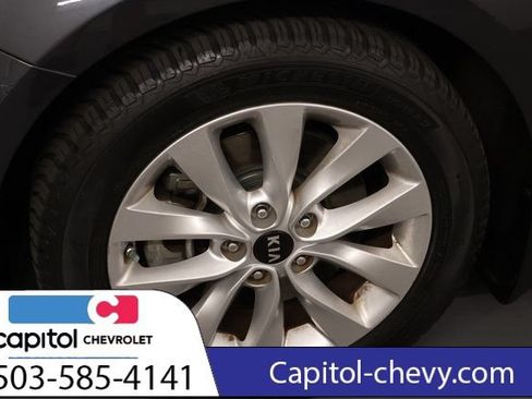 Used 2017 Kia Optima EX w/ Premium Package FWD image 9
