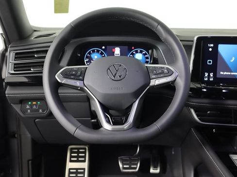 Used 2026 Volkswagen Atlas Cross Sport SEL R-Line AWD/4WD image 21