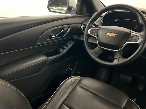 Used 2023 Chevrolet Traverse Premier AWD/4WD image 11
