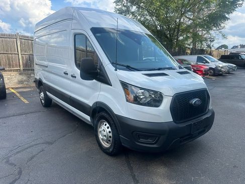 Used 2025 Ford Transit 250 148 High Roof AWD image 3