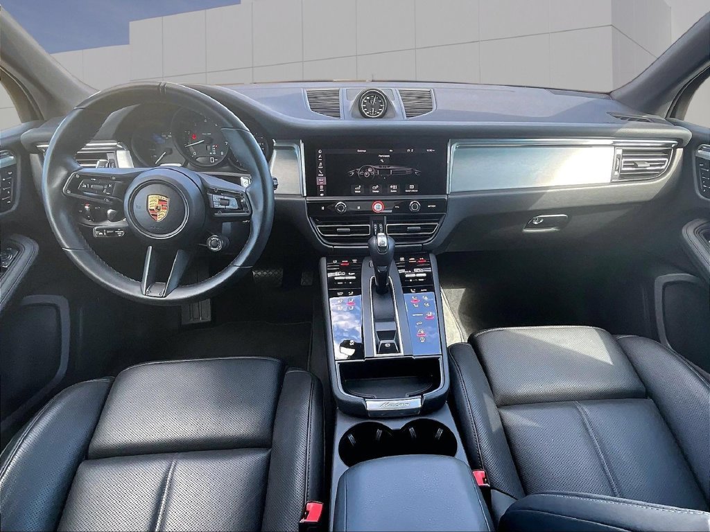 Certified 2026 Porsche Macan AWD/4WD image 14