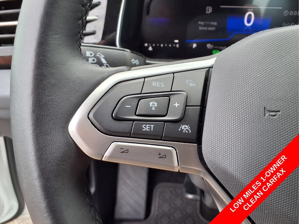 Used 2025 Volkswagen Jetta SE w/ Sunroof Package FWD image 19