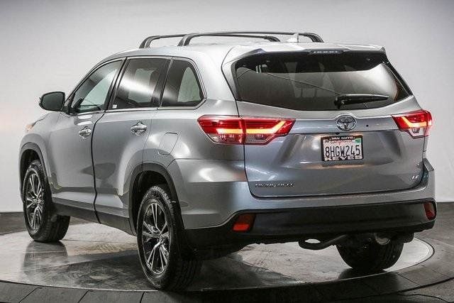 Certified 2019 Toyota Highlander Plus FWD image 2