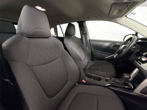 Certified 2024 Toyota Corolla Cross LE FWD image 40