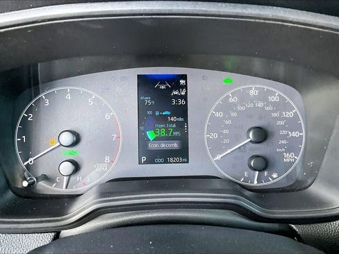 Used 2024 Toyota Corolla Cross SE image 25