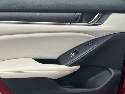 Certified 2019 Honda Accord Touring image 9