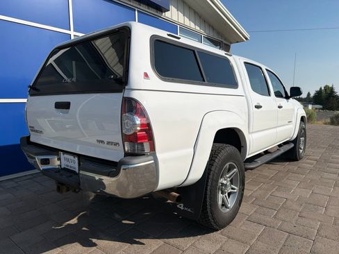 Used 2014 Toyota Tacoma 4x4 Double Cab w/ SR5 Package image 7