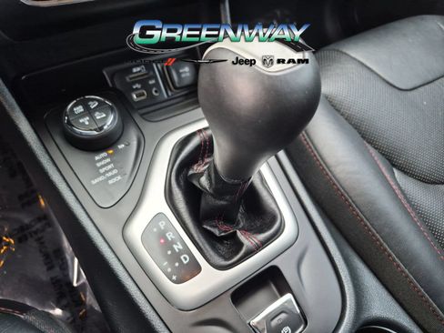 Used 2016 Jeep Cherokee Trailhawk w/ Leather Interior Group AWD/4WD image 24