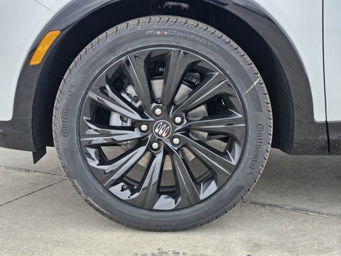 New 2026 Buick Envista Sport Touring image 7