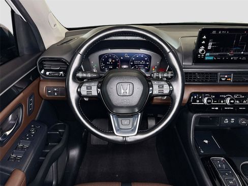 Used 2024 Honda Pilot Elite image 3