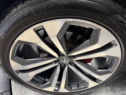 Used 2019 Audi Q8 Premium Plus image 29