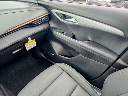 Used 2024 Buick Envision Avenir image 47