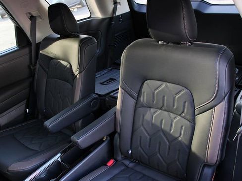 New 2026 Nissan Pathfinder Platinum image 31