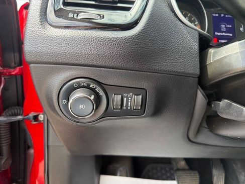 Used 2018 Jeep Compass Latitude AWD/4WD image 14