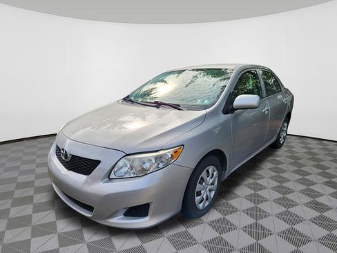Used 2009 Toyota Corolla LE FWD image 2