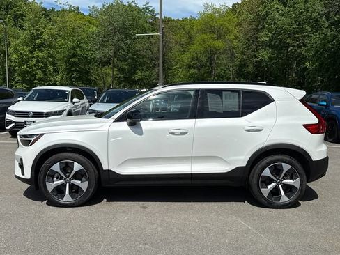 Used 2025 Volvo XC40 B5 Plus AWD/4WD image 14