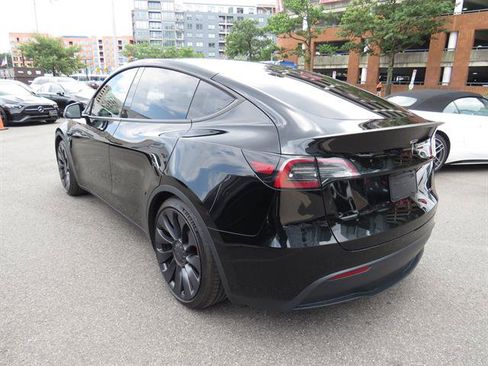 Used 2024 Tesla Model Y Performance AWD/4WD image 2