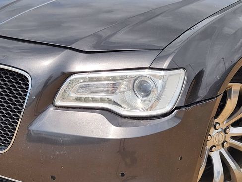 Used 2019 Chrysler 300 Limited w/ Safetytec Plus Group RWD image 9