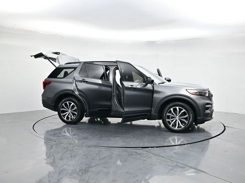 Used 2022 Ford Explorer ST image 53