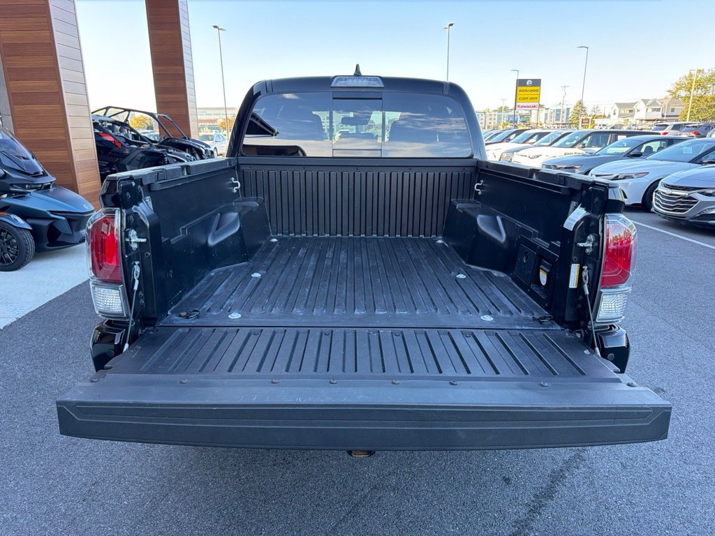 Used 2023 Toyota Tacoma TRD Off-Road w/ Technology Package AWD/4WD image 11