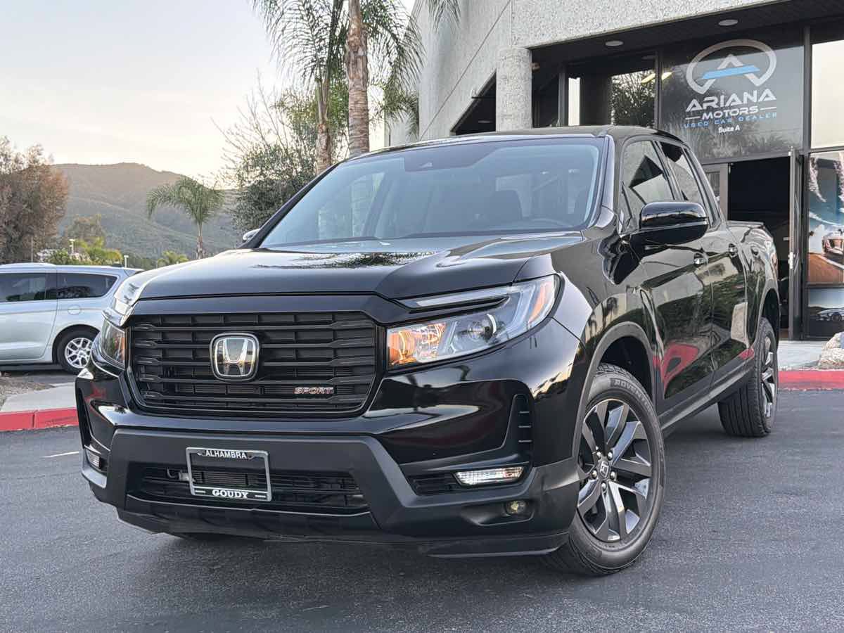 Used 2023 Honda Ridgeline Sport image 2