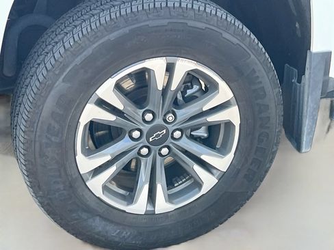 Used 2021 Chevrolet Colorado Z71 w/ Safety Package AWD/4WD image 30