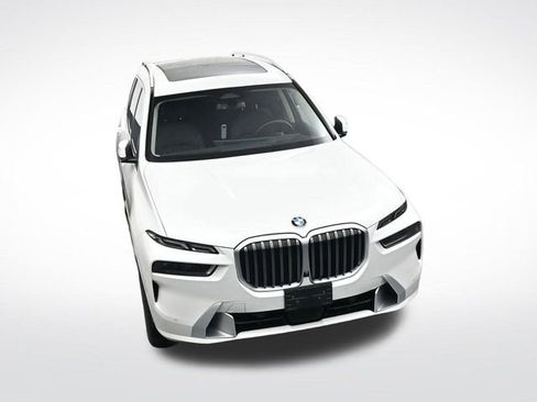 Used 2025 BMW X7 xDrive40i w/ Premium Package image 27