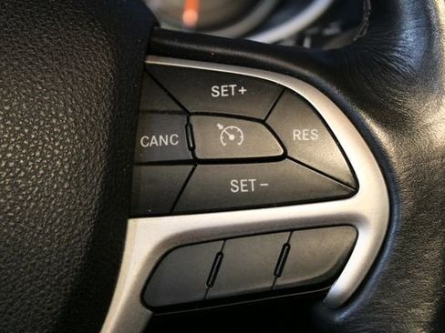 Used 2016 Jeep Cherokee Trailhawk w/ Leather Interior Group AWD/4WD image 22