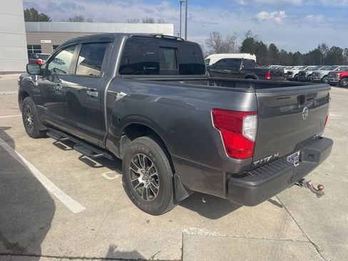 Used 2021 Nissan Titan SV w/ Accessory Utility Package image 4
