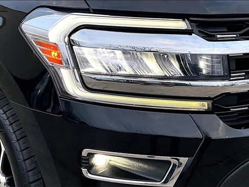 Used 2024 Ford Expedition Limited image 30