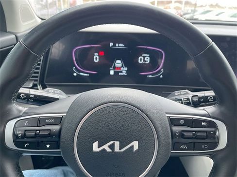 Used 2023 Kia Sportage EX image 11