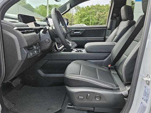 New 2025 GMC Sierra EV Denali image 3