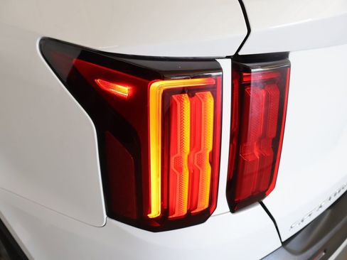 Used 2023 Kia Sorento SX Prestige AWD/4WD image 30