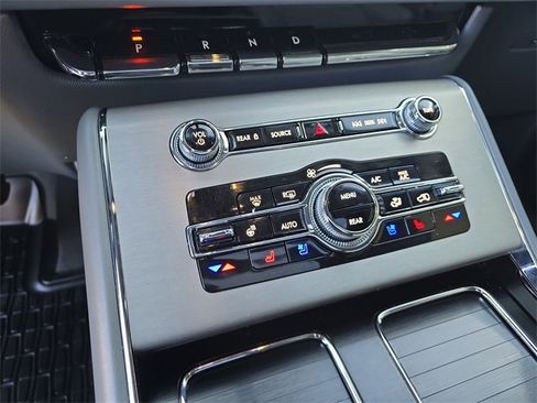 Used 2021 Lincoln Aviator Reserve w/ Equipment Group 201A image 28