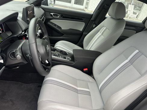 Used 2025 Honda Civic Sport image 10