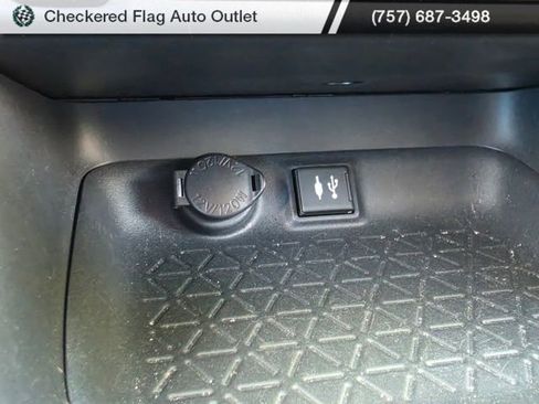 Used 2019 Toyota RAV4 XLE w/ Convenience Package image 19