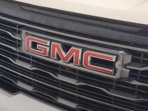 Used 2024 GMC Acadia AT4 w/ Super Cruise Package AWD/4WD image 12