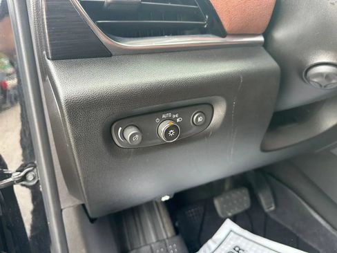 Used 2018 Chevrolet Traverse High Country w/ LPO, Floor Liner Package AWD/4WD image 11