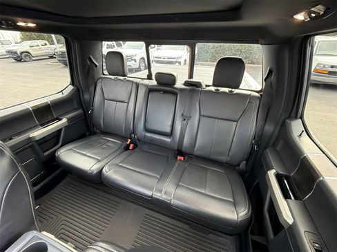 Used 2022 Ford F350 Lariat w/ Black Appearance Package image 23
