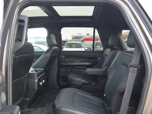 Used 2019 Ford Expedition Limited w/ Equipment Group 301A image 32