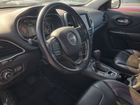 Used 2020 Jeep Cherokee Trailhawk w/ Cold Weather Group AWD/4WD image 11