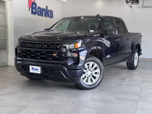 Certified 2023 Chevrolet Silverado 1500 Custom AWD/4WD image 2