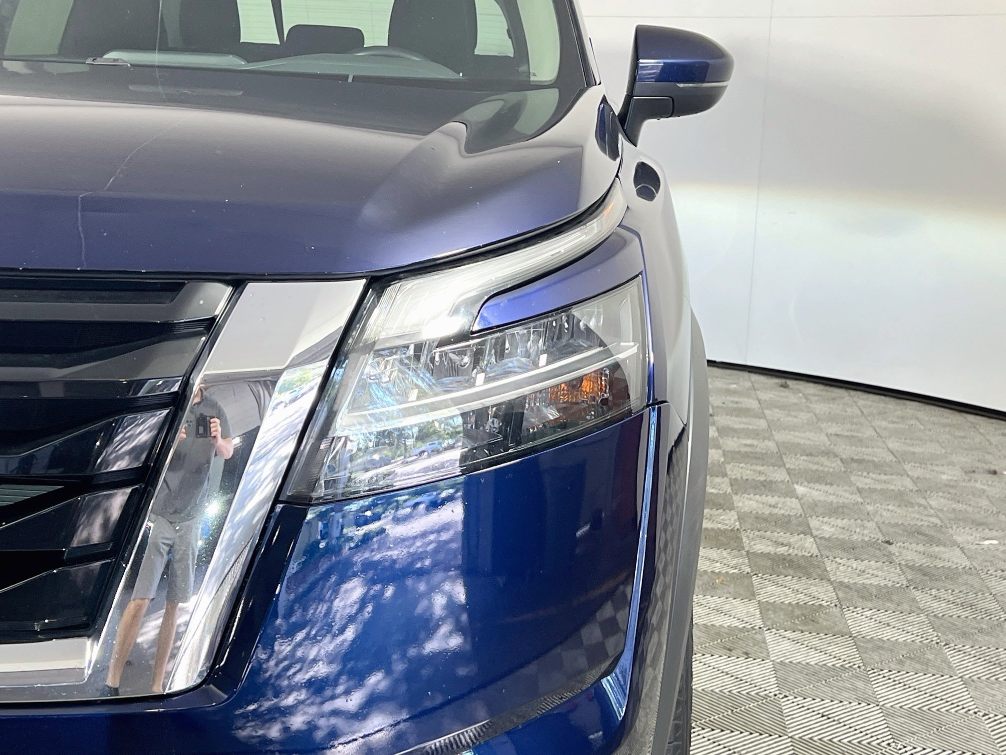 Used 2022 Nissan Pathfinder SV FWD image 12