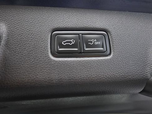 Used 2025 Kia Carnival EX FWD image 14