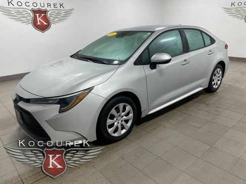 Used 2024 Toyota Corolla LE image 3